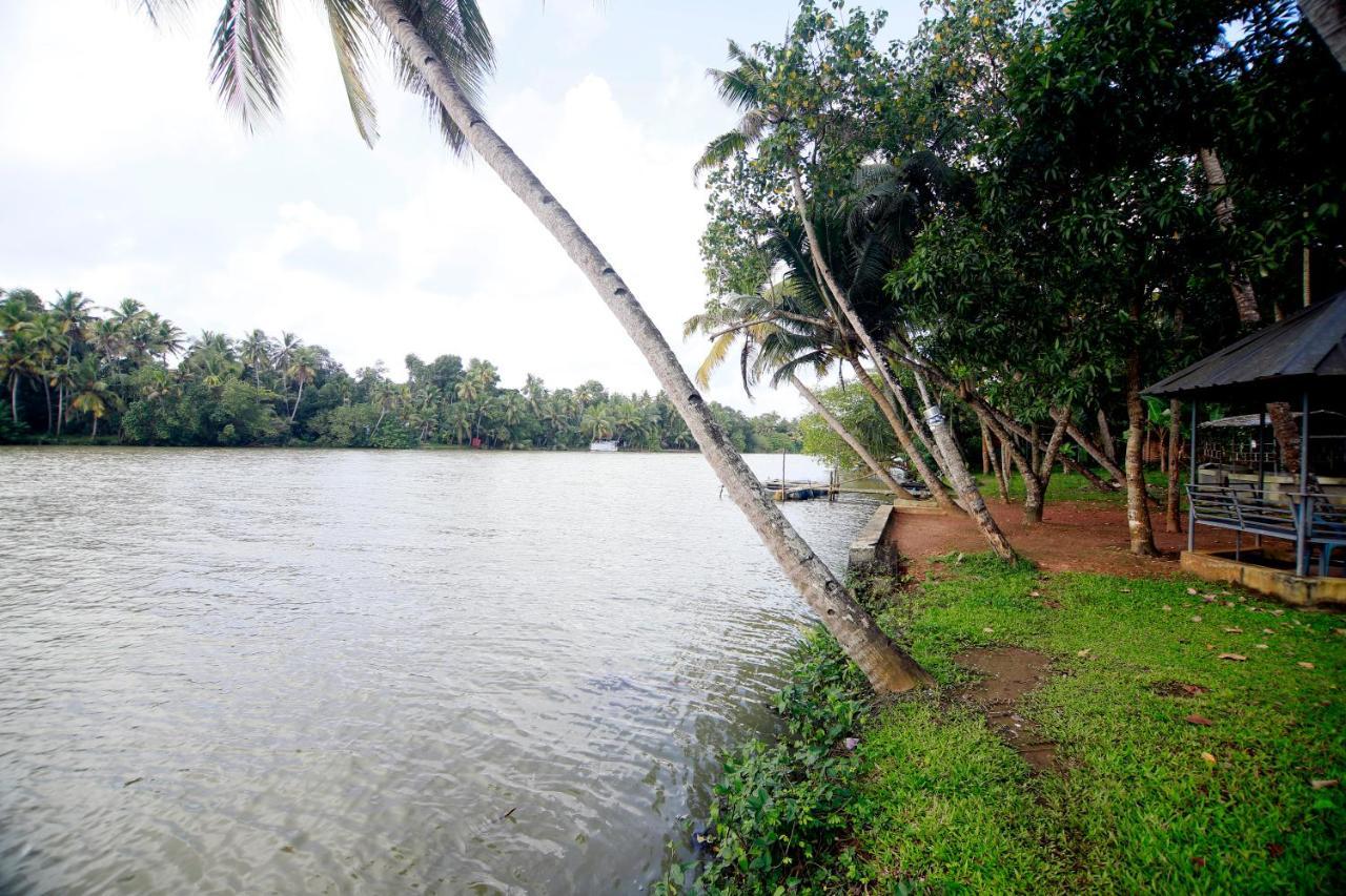 Munroe Lagoons Kollam Exterior foto